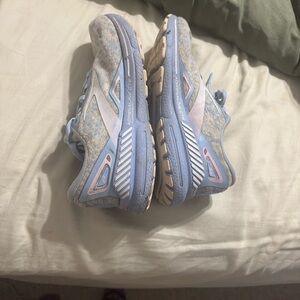 Brooks Women's Athletic Shoes - Blue and Gray